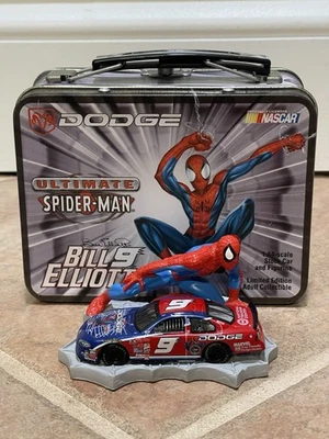 Dodge Spider-Man Intrepid 2001 Bill Elliott con figura y lonchera NASCAR 1/64 Foto 1 de 4