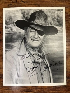 Foto firmada autografiada por John Wayne a Paul “Un gran año nuevo para ti” 10” 8” - Imagen 1 de 10