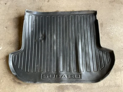 2010 2011 2012 13 2014 Subaru Outback Wagon forro de tapete bandeja de carga traseira preto fabricante de equipamento original - Imagem 1 de 4