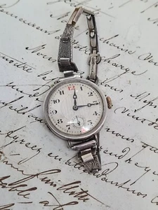 old vintage winds up silver lady trench watch with silver bracelet - Picture 1 of 8