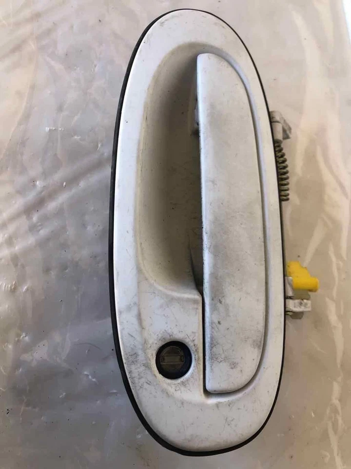 2000 - 2003 FORD ESCORT передняя наружная дверная ручка код краски YZ левая сторона водителя - Изображение 1 из 4