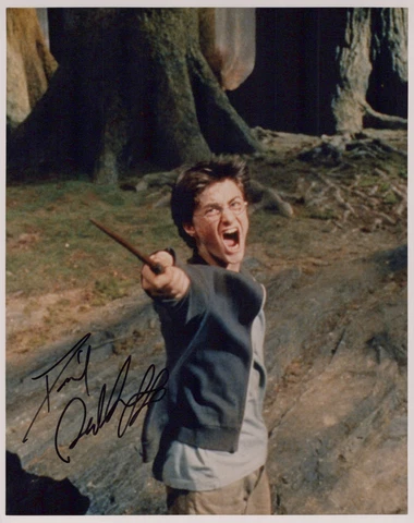 Daniel Radcliffe (Harry Potter) signed 8x10 photo Cover