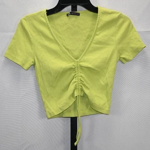 Top corto Zara cuello en V manga corta fruncido delantero talla M corbata elástica acanalada - Imagen 1 de 3