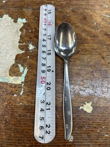 1 Vintage Dorzel Hull FIRST STAR Stainless Teaspoons 6" Atomic - Picture 1 of 2