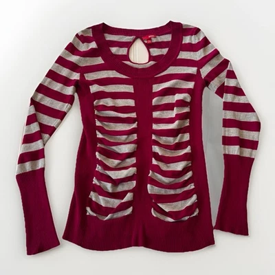 Suéter Bongo Feminino Júnior Ruched Tamanho M Rosa Cinza Listrado Ajuste Recorte Traseiro - Imagem 1 de 4