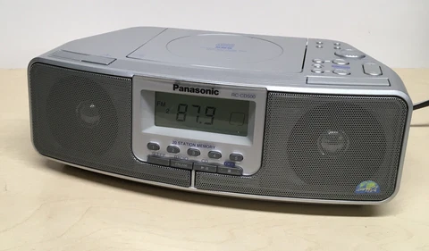 PANASONIC RC-CD500 CD AM FM Aux Port Dual Alarm Clock Radio XBS TESTED Clean Cover