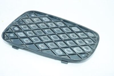 08-15 PARAGOLPES DELANTERO SMART FORTWO REJILLA INFERIOR INSERCIÓN LADO CONDUCTOR IZQUIERDO T1943 Foto 1 de 4