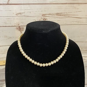 "Perlas de imitación vintage de una sola hebra marcadas Japón broche tono plata, 16"" de largo" - Imagen 1 de 6