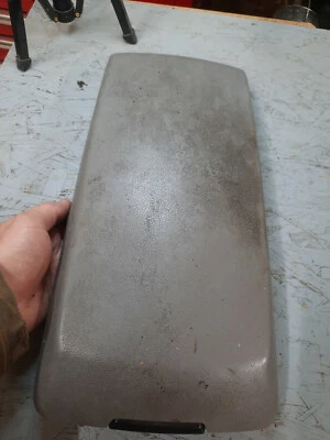 06 07 Dodge Charger console central tampa apoio braço superior fabricante de equipamento original - Imagem 1 de 3