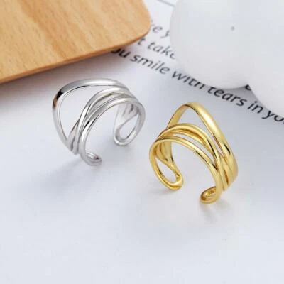 Anillo abierto geométrico multicapa de plata de ley enchapado en oro de 18 quilates forma libre abierto Foto 1 de 4