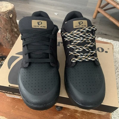 Pearl Izumi X-Alp Flow Mountain Bike Shoes EU43 US9 or 9.5 BLACK Flat pedal - Image 1 of 4