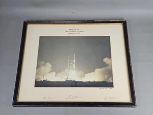Fotografía suspirada de la tripulación del Apolo 14 Alan Shepard Stuart Roosa Ed Mitchell - Imagen 1 de 8