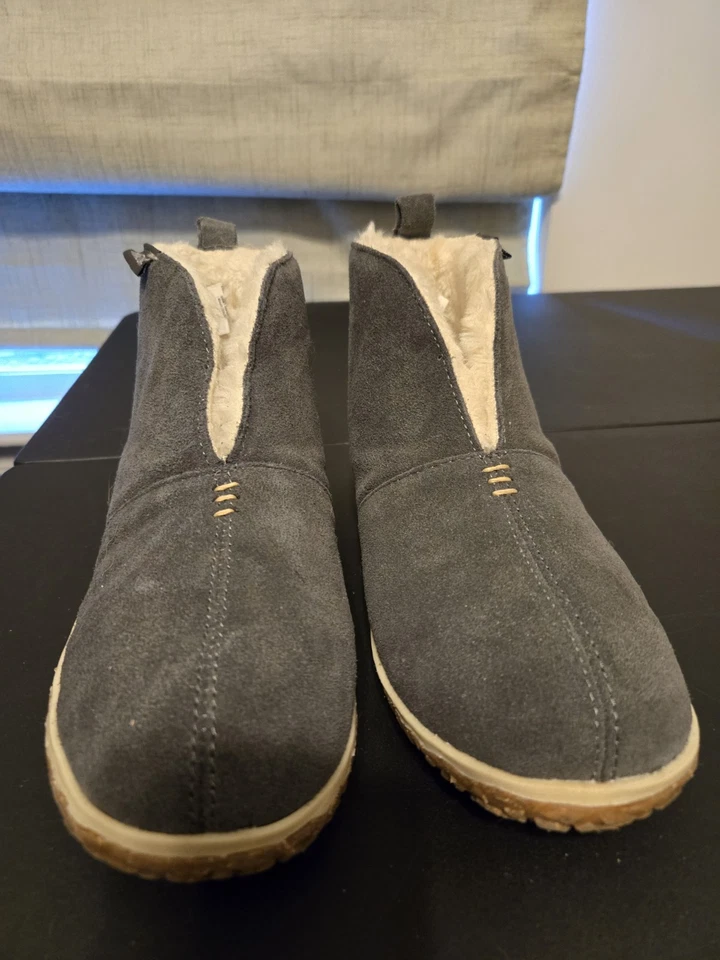 Woman's Minnetonka Tucson Slipper Boots  Size 9M - Gray - Image 1 of 4