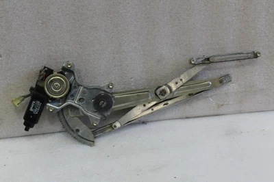 1992 TOYOTA LAND CRUISER RIGHT FRONT DOOR WINDOW REGULATOR + MOTOR 85710-60010 - Image 1 of 4