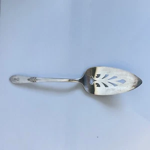VINTAGE Wm ROGERS SILVERPLATE CAKE PIE SERVER - Picture 1 of 5