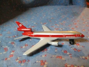 1973 Matchbox SB 13 DC 10 Aeromexico Greey & Red - Picture 1 of 8