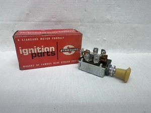 NORS Standard 12 Volt 5 Contacts Headlight Switch DS-135 - Picture 1 of 6