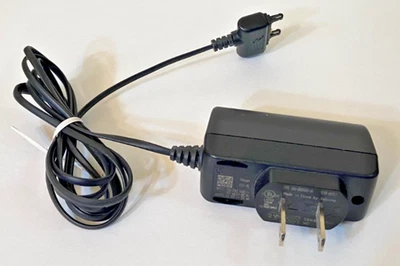 Подлинное мобильное зарядное устройство Sony Ericsson CST-15 - Изображение 1 из 3