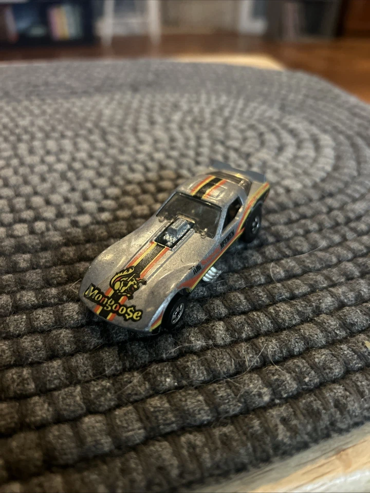 Hot Wheels Tom McEwen Mongoose Couro Inglês Corvette Drag Strip Demons 1977 - Imagem 1 de 4