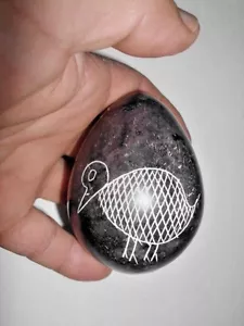 AFRICAN EGG SHAPED CARVED STONE WITH A BIRD AND FISH - Picture 1 of 4