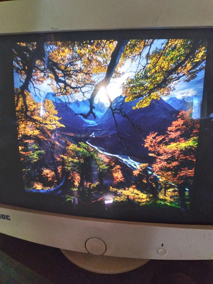 AOC 9Glrs 17.4" Vintage CRT Computer Monitor made 02/13/2001 TESTED WORKS! - Image 1 of 4