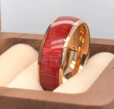Anillo de compromiso de madera teñida de rojo oro rosa tungsteno anillo de boda de madera para hombre Foto 1 de 4