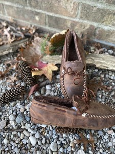 cabelas mens moccasin slippers