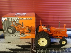 Ertl Allis Chalmers 220 1/16 diecast metal farm tractor replica collectible - Picture 1 of 12