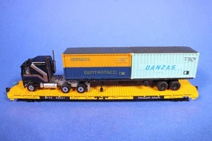 HO Scale RTR MTTX Trailer Train Flat Car w/ Danzas Semi Truck Load 98051 - Picture 1 of 6