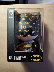 YuMe 7" PLUSH DZNR BATMAN "EMBLEM" EDITION COLLECTOR EDITION BATMAN 80 YEARS NIP - Picture 1 of 15