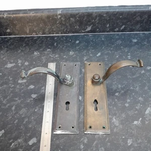PAIR VINTAGE BRASS / BRONZE DOOR HANDLES SALVAGED NEED RESTORATION - Picture 1 of 16