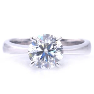 Anello solitario con un ct. 2,01 Brillante incl. GIA F - VS2 in 18 Kt. WG taglia: 54 - Foto 1 di 10