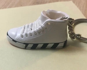 Nuevo Mini 3D Chuck Taylor - Zapatillas Zapatillas Llavero Blanco - Imagen 1 de 8