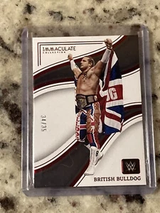 2023 Panini WWE Bulldog Immacolato Britannico Davey Boy Smith Rosso Parallelo 34/35 SP - Foto 1 di 2