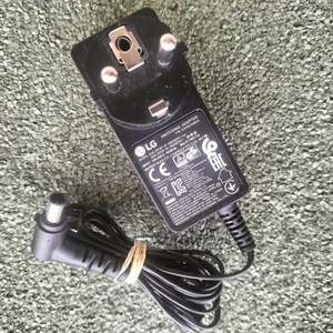 Alimentatore LG per Monitor TV 19V 1,3A EAY62768625 Lista modelli in descrizione - Zdjęcie 1 z 7