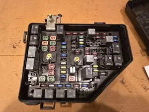 OEM 07-08 BUICK ENCLAVE Fuse Box Junction 25856250 - Bild 1 von 9