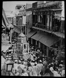 PROCESSION AT AGRA INDIA C1890 PHOTOGRAPH Magic Lantern Slide - Picture 1 of 3