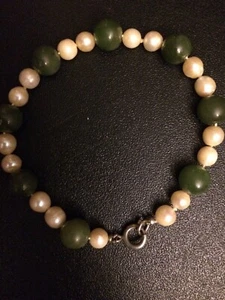Grüne Jade Perlenschnur Armband 8 Jade 17 Perlen Rund Perlen Verschluss S - Bild 1 von 5