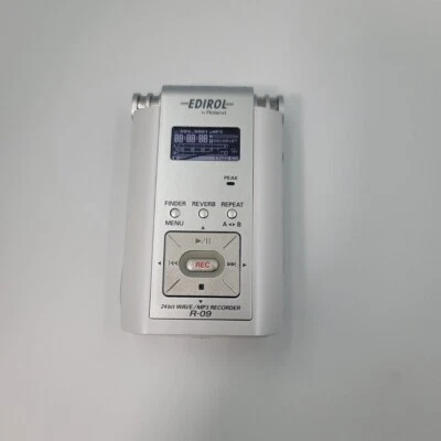 ROLAND Edirol R-09 24 bit Wave MP3 Recorder Digital Audio white - Image 1 of 4