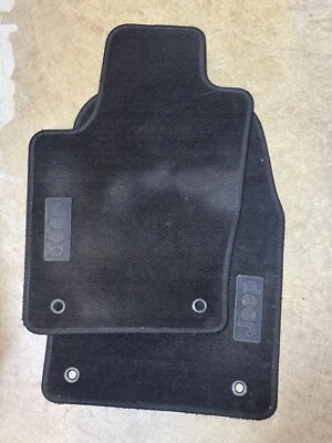 Alfombrillas delanteras izquierda derecha negras para todo tipo de clima Jeep Cherokee 42858J Foto 1 de 4