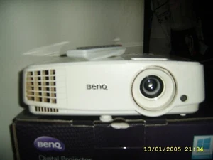 BenQ TW526 DLP-Breitbild-Mehrzweckprojektor - Bild 1 von 6
