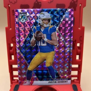 2020 Panini Mosaic - Rookies Justin Herbert #204 Camo Pink Mosaic Prizm (RC) - Picture 1 of 3