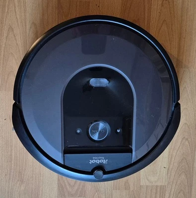 iRobot Roomba i7158 Staubsauger-Roboter - Schwarz - wenig benutzt - 2 Jahre alt - Bild 1 von 4