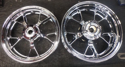 JUEGO DE RUEDAS KAWASAKI ZX14 06-11 CROMADAS DE FÁBRICA - COMPRA DIRECTA Foto 1 de 4