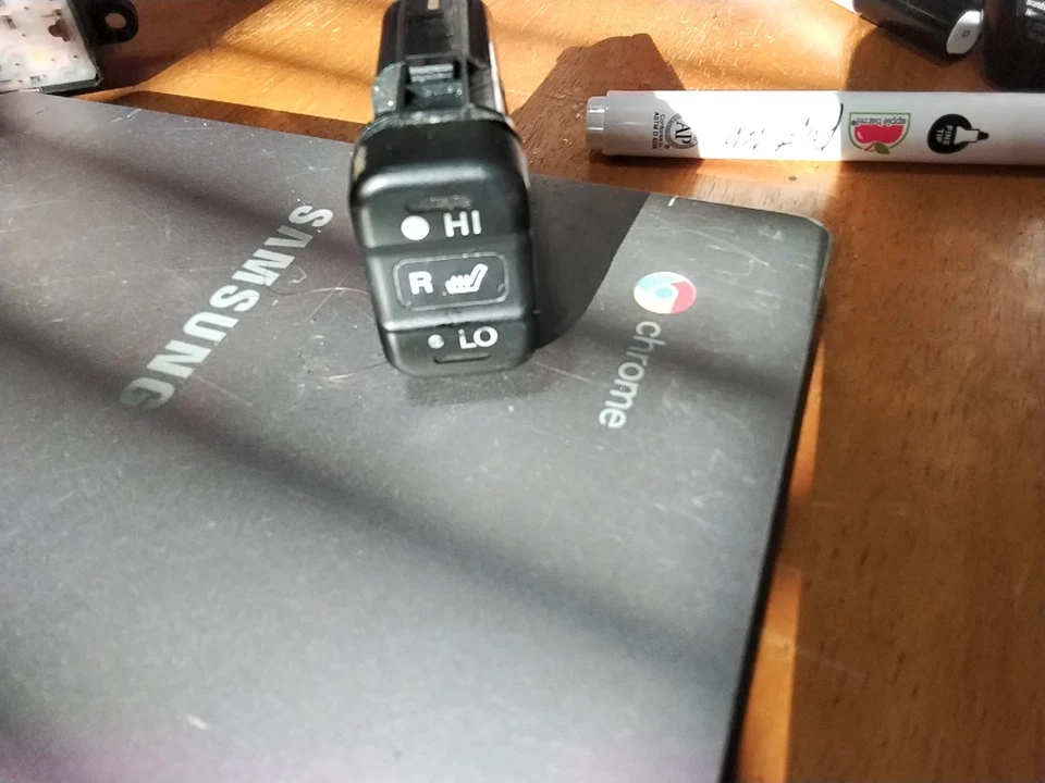 96-04 INTERRUPTOR ASIENTO TÉRMICO PASAJERO DERECHO ACURA RL 1996-2004 Foto 1 de 2