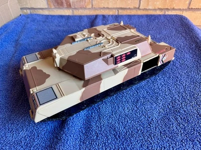 Galoob Vintage Micro Machines Camouflage Battle Tank (1992) - Image 1 of 4
