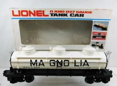 Lionel Trains 6-9279 White Magnolia 3 Dome Tank Car w/ Box 70s Triple Dome white - Image 1 of 4