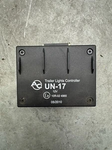 Original UN-17 Trailer Lights Controller Anhängerkupplung Steuergerät 10R024965 - Bild 1 von 2