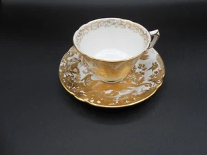 ROYAL CROWN DERBY - GOLD AVES - CUP AND SAUCER -  MINT - Bild 1 von 3
