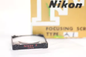 Pantalla de enfoque Nikon F letras A ROJAS con caja BONITA para cámara F F2 35 mm FILM SLR - Imagen 1 de 4
